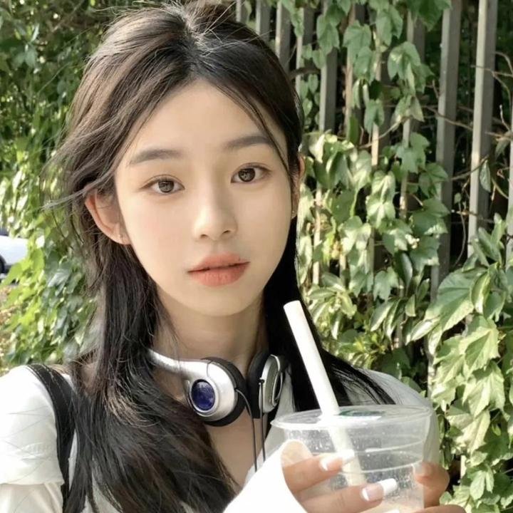 夫人的乖巧都是装的